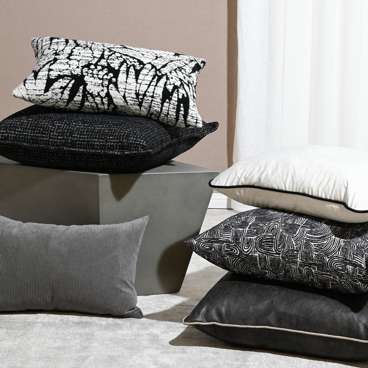 Art Leather Onyx - Vinyl Cushion - 40 X 60